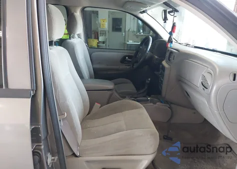 2005 Chevrolet Trailblazer Ls z USA, uszkodzony, nr VIN 1GNDT13S352310528